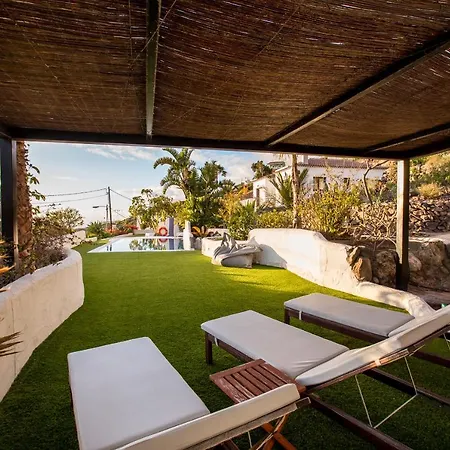 With Heated Private Pool And Exotic Garden Villa *